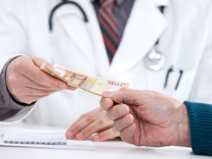 La médecine en « dessous de table »