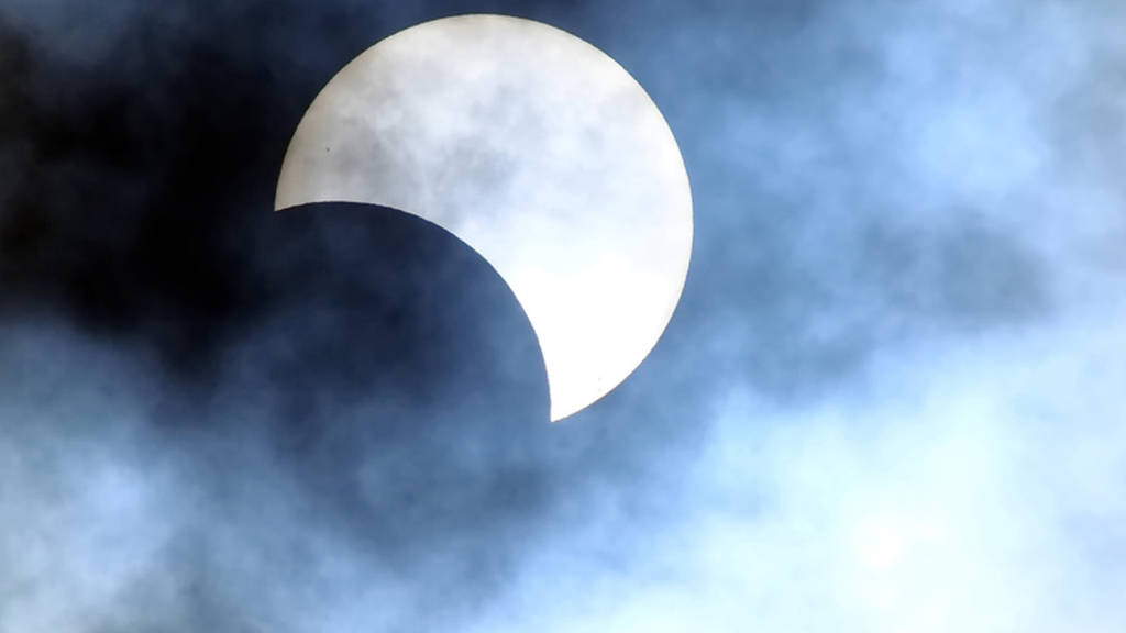 Eclipse du soleil du 20 mars 2015 et lunettes de protection des yeux