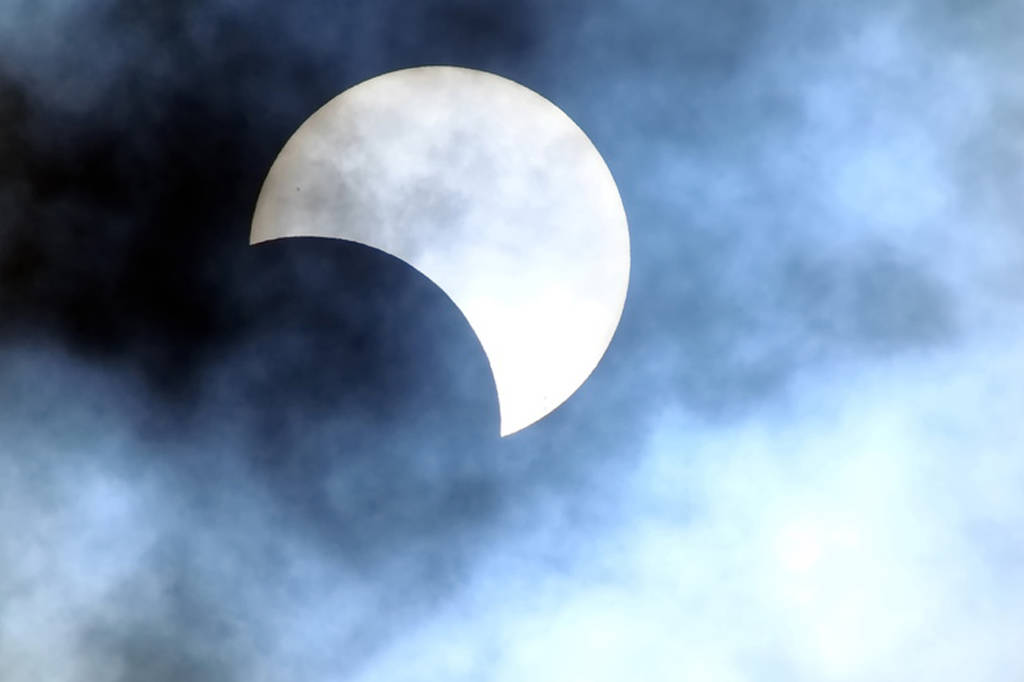 Eclipse du soleil du 20 mars 2015 et lunettes de protection des yeux