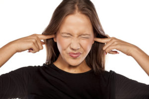 Quand les troubles de l’audition gâchent la fête