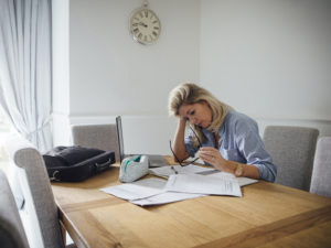 Témoignage : le combat d’Edwige pour l’adaptation de son poste de travail