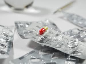 Pénuries de médicaments : le Sénat tire la sonnette d’alarme