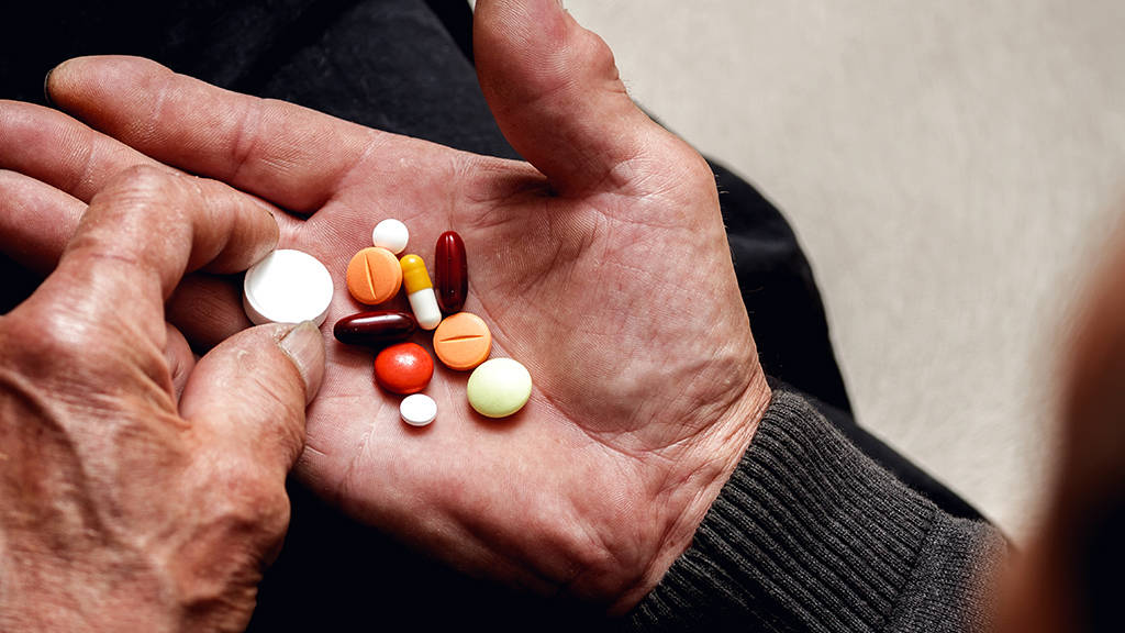 polym&eacute;dication personnes &acirc;g&eacute;es