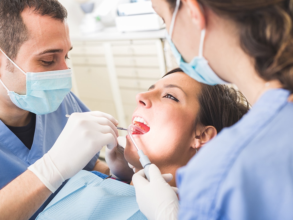 Se faire enlever une dent par votre dentiste : ce qu'il faut savoir