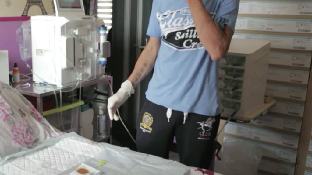 H&eacute;modialyse &agrave; domicile dans sa chambre