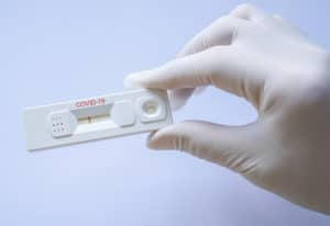 Pas de tests sérologiques rapides au Covid-19 dans les pharmacies ?