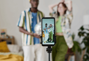 Influenceurs et promotion de l’alcool : sur les réseaux sociaux, c’est toujours le Far-West !