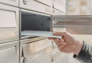 Méningiomes et désogestrel :  l’information directe des personnes concernées doit devenir un réflexe, pas une opération exceptionnelle